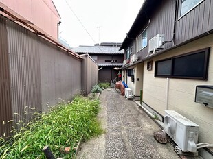 今大黒町貸家37番西の物件外観写真